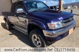 toyota hilux 2002 CFJ1719456