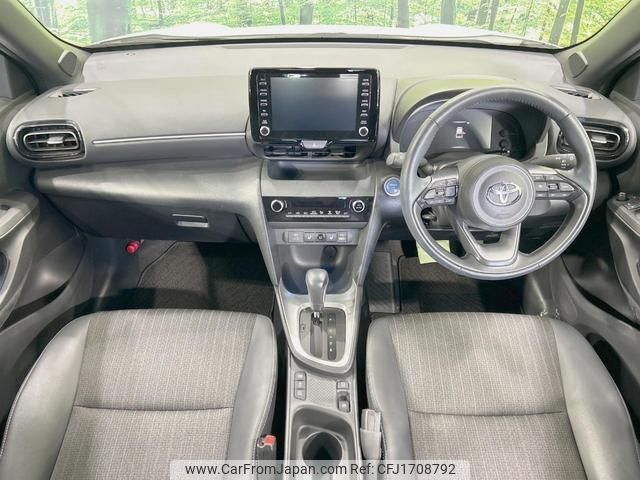 toyota yaris-cross 2022 CFJ1708792 image 2