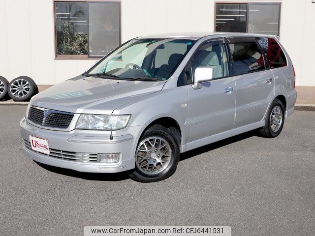 Mitsubishi chariot 2002
