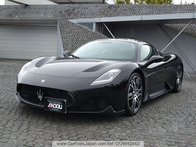 maserati maserati-others 2023 CFJ9852662 image 2