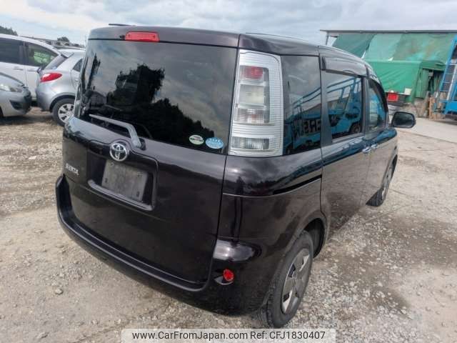 toyota sienta 2011 CFJ1830407 image 2