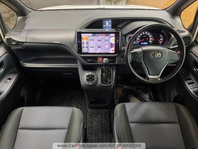 toyota voxy 2016 -TOYOTA--Voxy DBA-ZRR80W--ZRR80-0227297---TOYOTA--Voxy DBA-ZRR80W--ZRR80-0227297- image 2