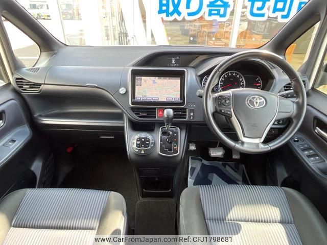 toyota noah 2015 CFJ1798681 image 2