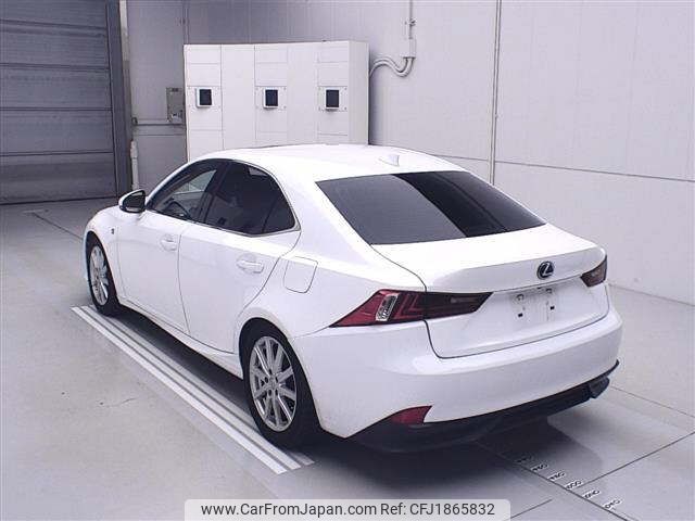 lexus is 2013 CFJ1865832 image 2