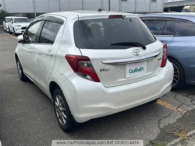 toyota vitz 2016 II185 image 1