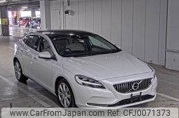 volvo v40 2020 quick_quick_DBA-MB4154T_YV1MV2920K2606760