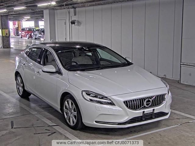 volvo v40 2020 quick_quick_DBA-MB4154T_YV1MV2920K2606760 image 1