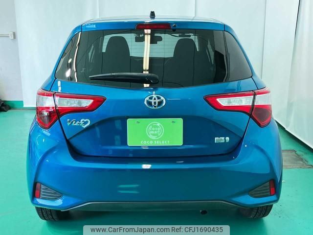 toyota vitz 2017 CFJ1690435 image 2