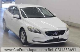 volvo v40 undefined -VOLVO--Volvo V40 MB4164T-YV1MV485BD2052580---VOLVO--Volvo V40 MB4164T-YV1MV485BD2052580-
