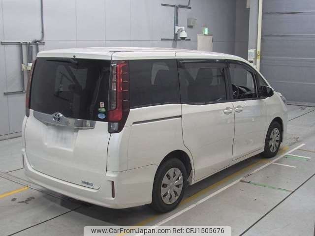 toyota noah 2014 CFJ1505676 image 2