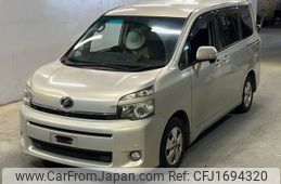 toyota voxy 2010 CFJ1694320