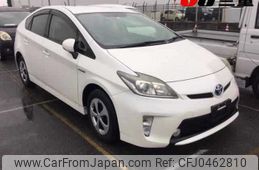 toyota prius 2013 -TOYOTA--Prius ZVW30--1704085---TOYOTA--Prius ZVW30--1704085-