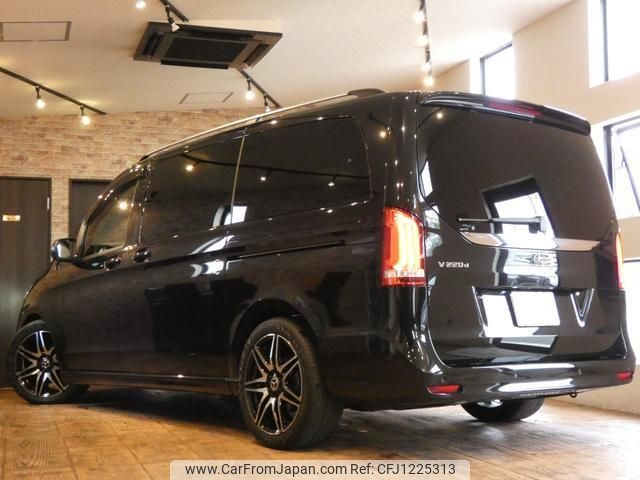 mercedes-benz v-class 2022 quick_quick_447813N_W1V44781323954238 image 2