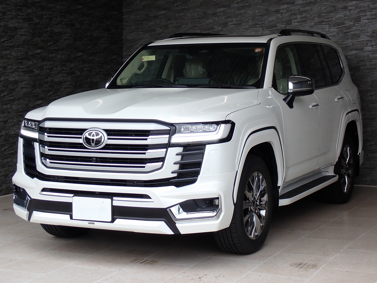 VINS  car_cee688cb-4022-471f-89a7-