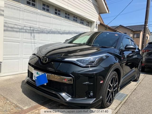 toyota c-hr 2023 -TOYOTA--C-HR 6AA-ZYX11--ZYX11-2061977---TOYOTA--C-HR 6AA-ZYX11--ZYX11-2061977- image 1