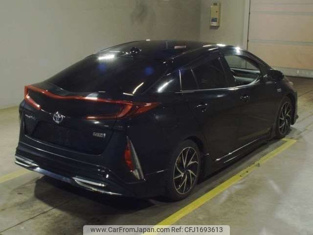 toyota prius-phv 2018 CFJ1693613 image 2