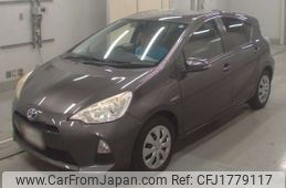 toyota aqua 2013 CFJ1779117