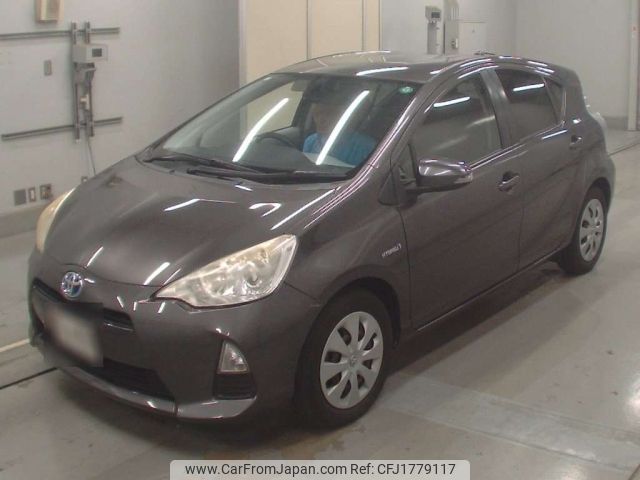 toyota aqua 2013 CFJ1779117 image 1