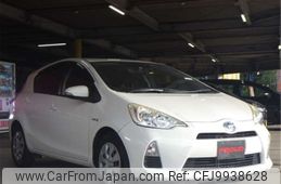 toyota aqua 2013 -TOYOTA--AQUA DAA-NHP10--NHP10-6202960---TOYOTA--AQUA DAA-NHP10--NHP10-6202960-