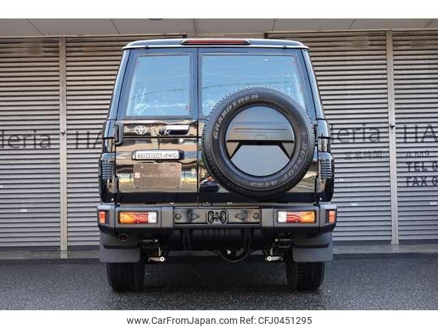 toyota landcruiser-70 2024 quick_quick_3DA-GDJ76W_GDJ-1003671 image 2