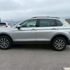 volkswagen tiguan 2018 quick_quick_LDA-5NDFGF_WVGZZZ5NZKW805825 image 9