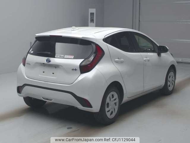 toyota aqua 2022 -TOYOTA--AQUA 6AA-MXPK11--MXPK11-2048211---TOYOTA--AQUA 6AA-MXPK11--MXPK11-2048211- image 2