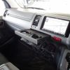 toyota hiace-van 2006 GOO_JP_700120021230250512001 image 19