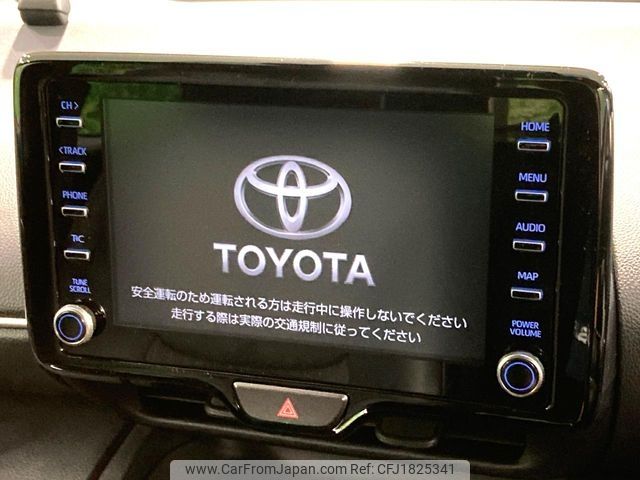 toyota yaris-cross 2023 CFJ1825341 image 2