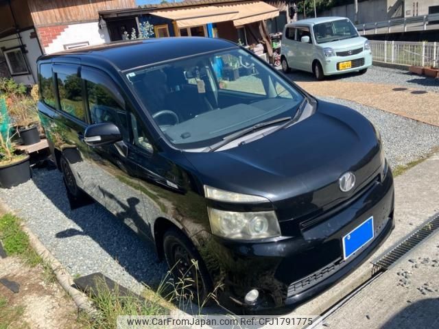 toyota voxy 2007 CFJ1791775 image 1