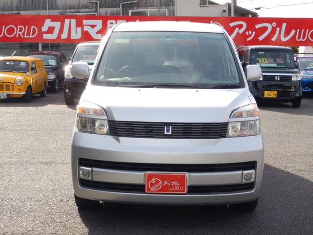 Used TOYOTA VOXY 2003/May CFJ2871656 in good condition for sale