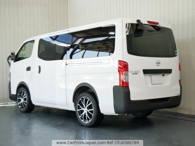 nissan nv350-caravan-van 2018 quick_quick_CBF-VR2E26_VR2E26-105380 image 2