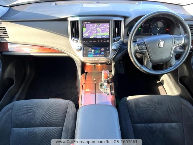 toyota crown-hybrid 2015 CFJ1607661 image 2