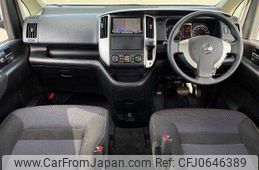 nissan serena 2009 504928-927225