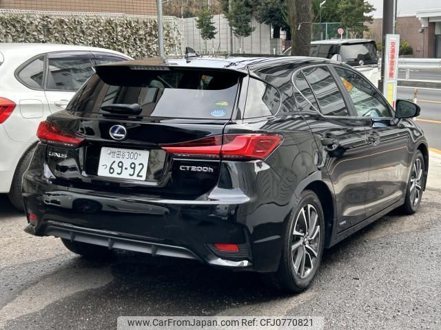 lexus ct 2016 quick_quick_DAA-ZWA10_ZWA10-2275255 image 2