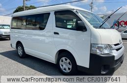 toyota hiace-wagon 2014 -TOYOTA--Hiace Wagon TRH214W--0035910---TOYOTA--Hiace Wagon TRH214W--0035910-