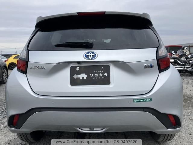 2022 Toyota Aqua 6AA-MXPK11 2WD - Car Price $12,388