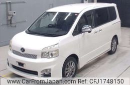 toyota voxy 2012 CFJ1748150