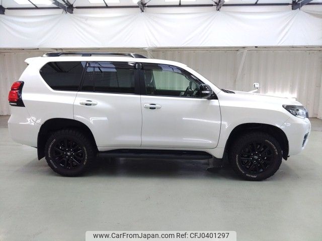 toyota land-cruiser-prado 2022 ENHANCEAUTO_1_ea290322 image 2