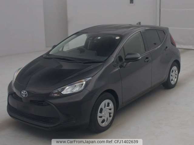toyota aqua 2022 -TOYOTA--AQUA 6AA-MXPK11--MXPK11-2065863---TOYOTA--AQUA 6AA-MXPK11--MXPK11-2065863- image 1