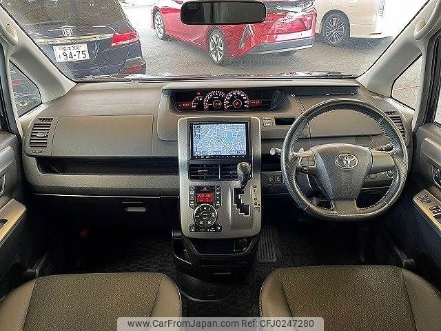 toyota voxy 2013 -TOYOTA--Voxy DBA-ZRR70W--ZRR70-0572953---TOYOTA--Voxy DBA-ZRR70W--ZRR70-0572953- image 2