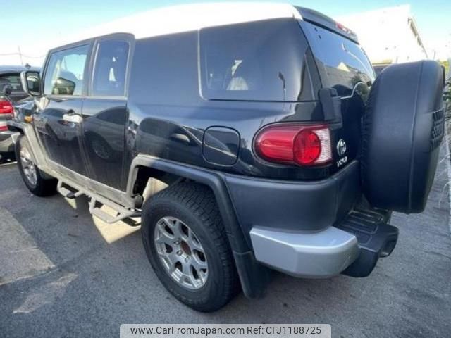 toyota fj-cruiser 2013 quick_quick_CBA-GSJ15W_0125952 image 2