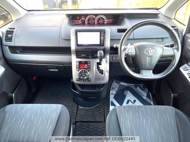 toyota voxy 2012 -TOYOTA--Voxy DBA-ZRR70W--ZRR70-0515690---TOYOTA--Voxy DBA-ZRR70W--ZRR70-0515690- image 2