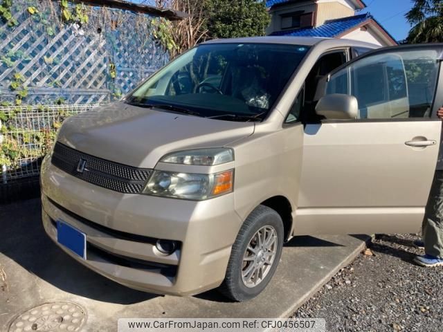 toyota voxy 2005 -TOYOTA--Voxy CBA-AZR60G--AZR60-0388659---TOYOTA--Voxy CBA-AZR60G--AZR60-0388659- image 2