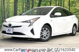 toyota prius 2018 CFJ1623540