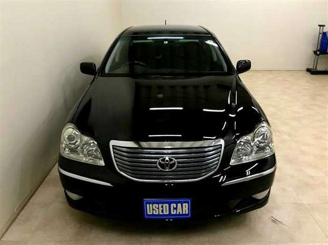 toyota crown-majesta 2004 181112163617 image 2