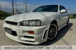 nissan skyline 2000 1101570