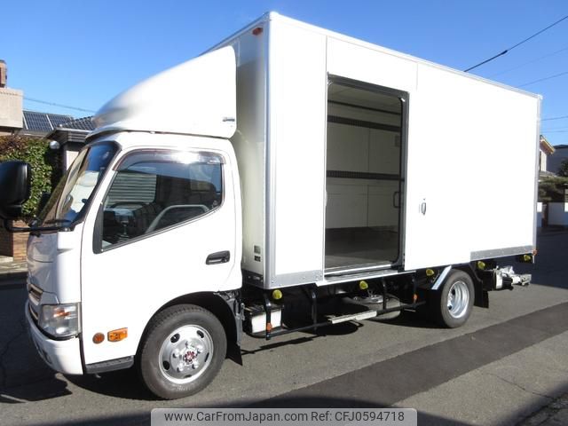 hino dutro 2016 GOO_NET_EXCHANGE_0200468A30241219W001 image 2