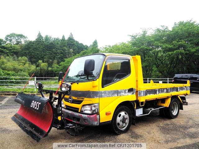 hino dutro 2017 GOO_NET_EXCHANGE_0403477A30250526W003 image 1