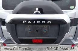 mitsubishi pajero 2015 NIKYO_PD76288