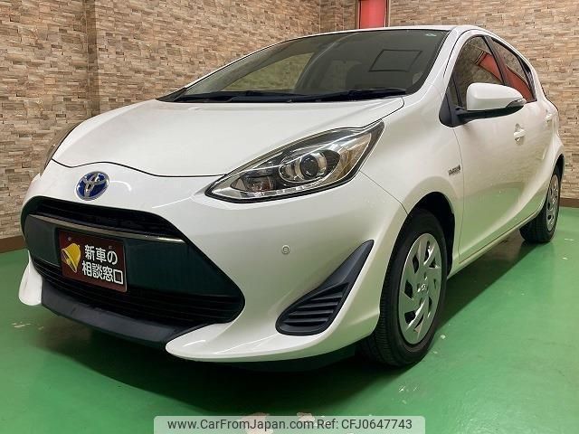 toyota aqua 2018 -TOYOTA--AQUA NHP10--6725820---TOYOTA--AQUA NHP10--6725820- image 1